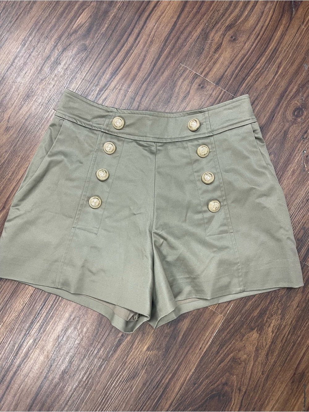 Generation Love size 4 High-Waist Olive Button-Detail Women’s Shorts